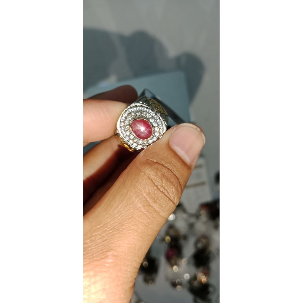 Ruby Star Burma est Natural