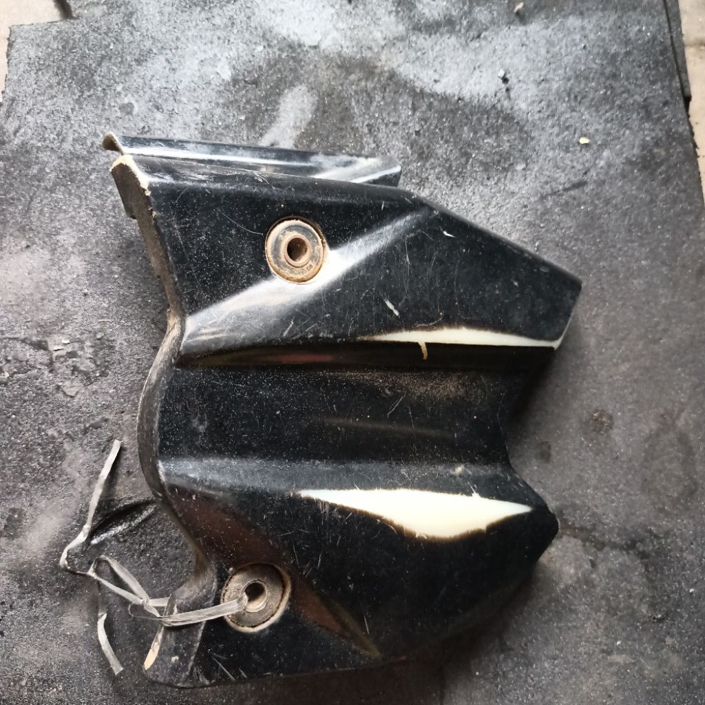 Cover gear depan tutup gir depan Yamaha Vega zr vega new zr original lepasan motor