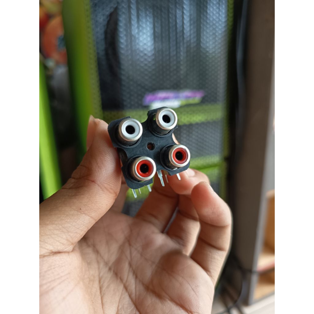 TERMINAL SOKET RCA 4 lubang pin