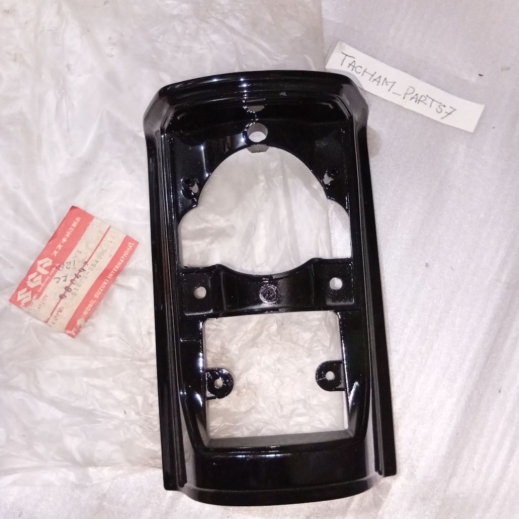 5187135400L019 Original SGP Suzuki Genuine Parts Cover dasi panel dada depan Suzuki RC 80 RC 100 RC8