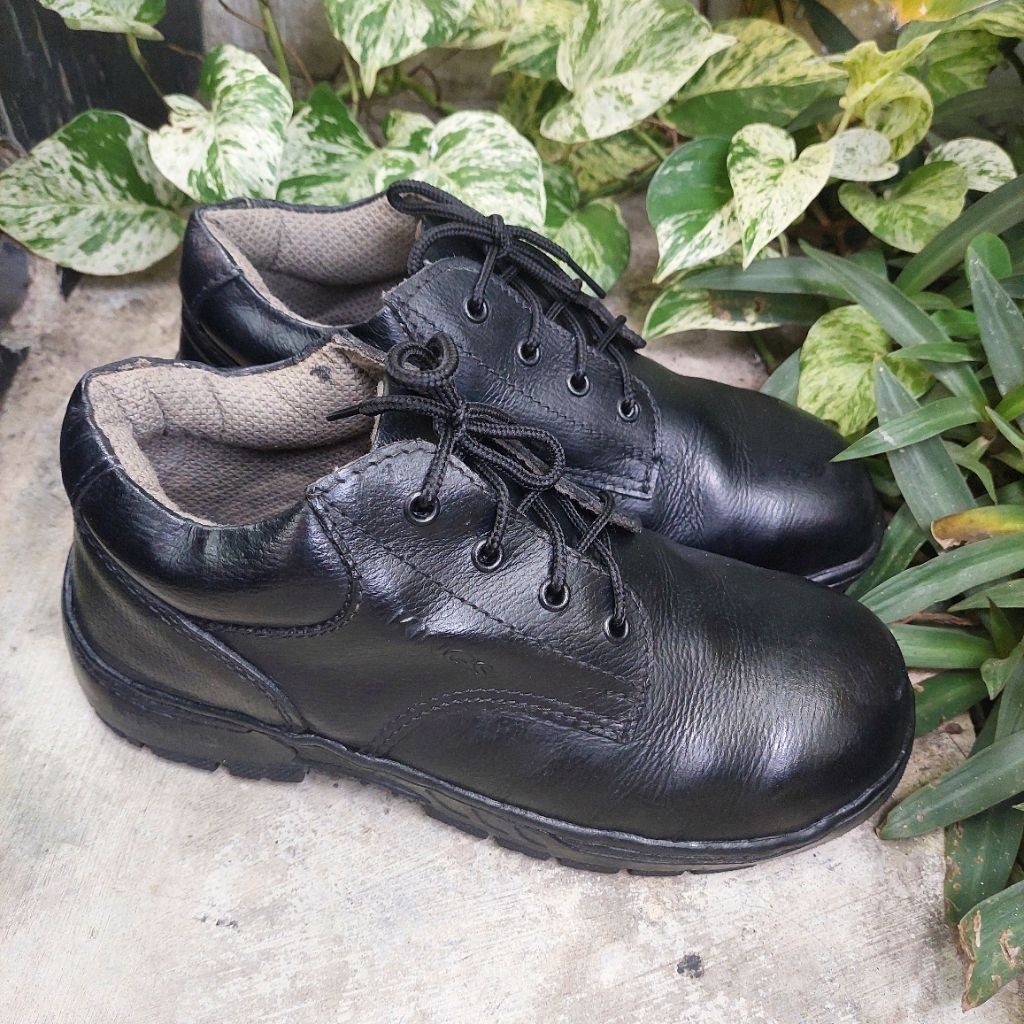 sepatu safety second kings size 42(27cm)