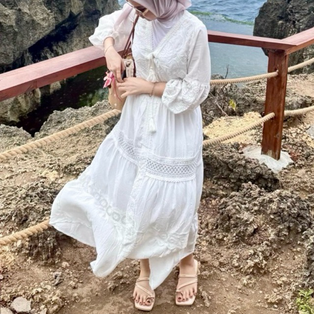 Long Dress Putih Bali Pantai