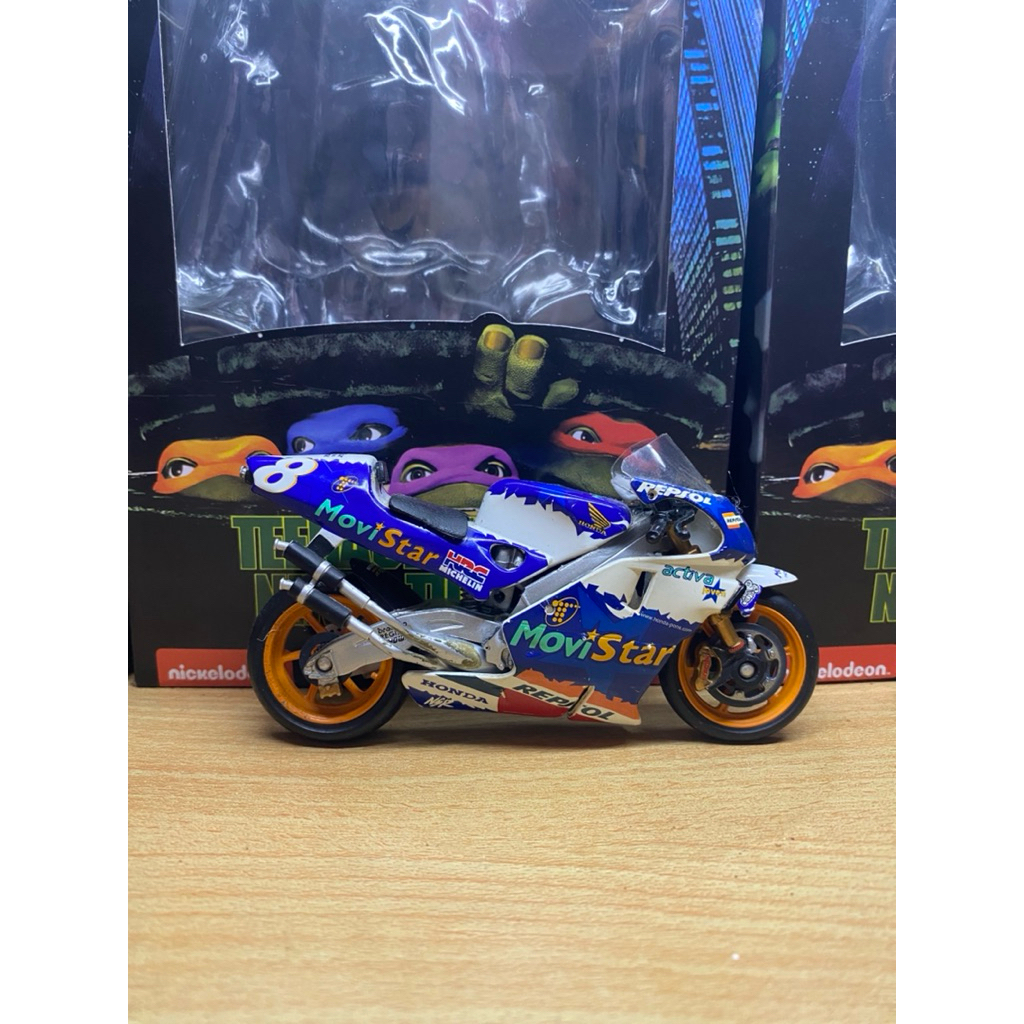Diecast Miniatur Motogp Saico 1/18 Honda NSR 500 Movistar Carlos Checa 1998