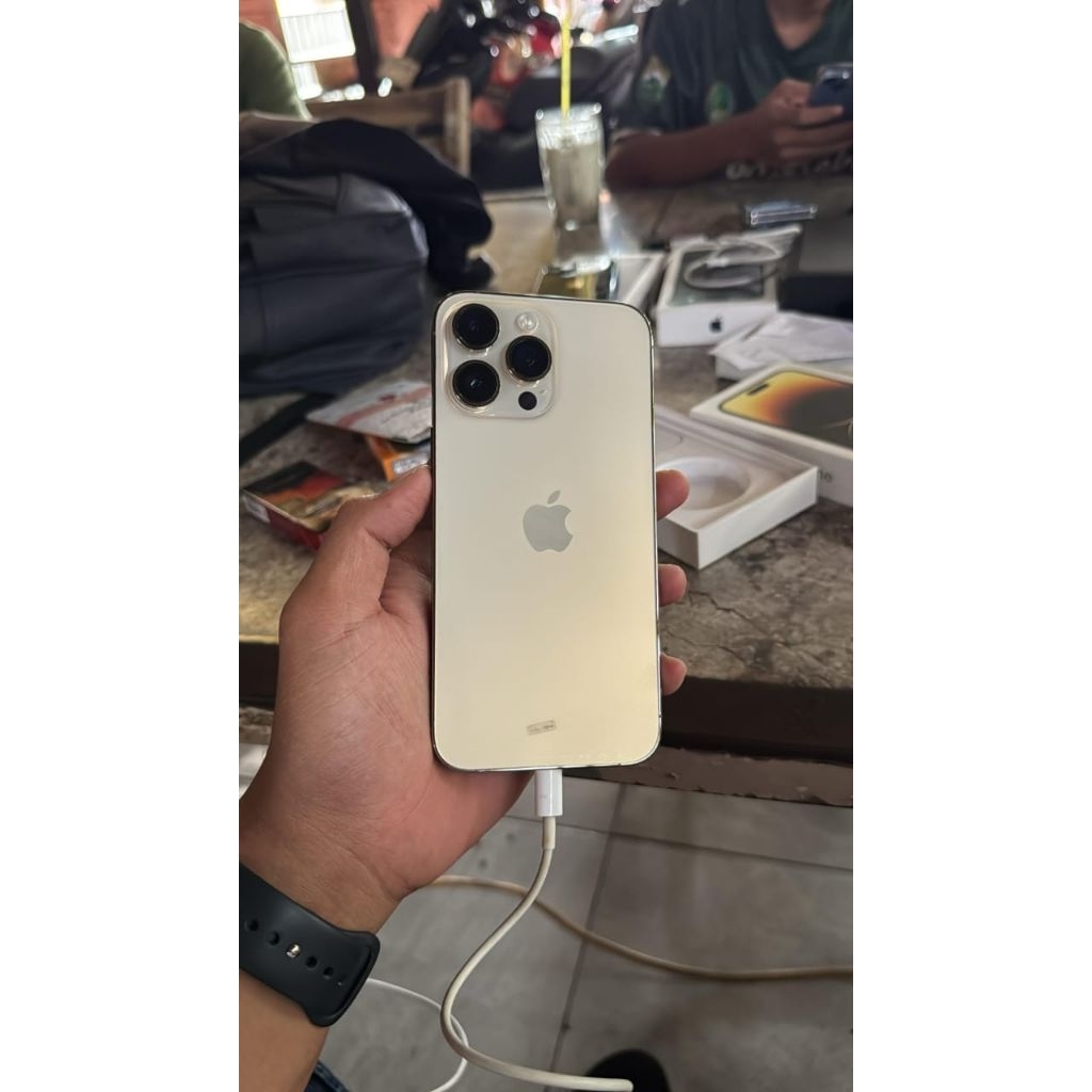iPhone 14 ProMax all operator