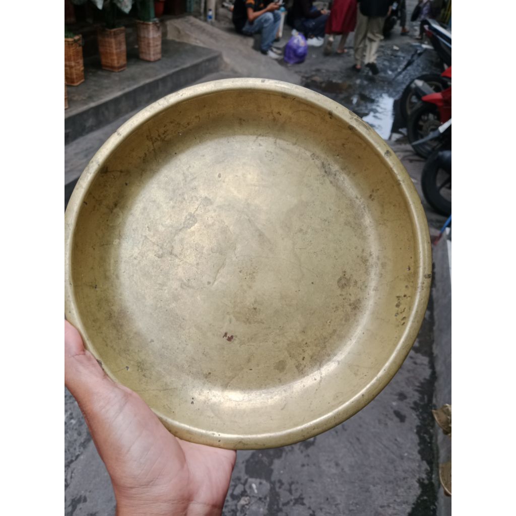 nampan kuningan antik