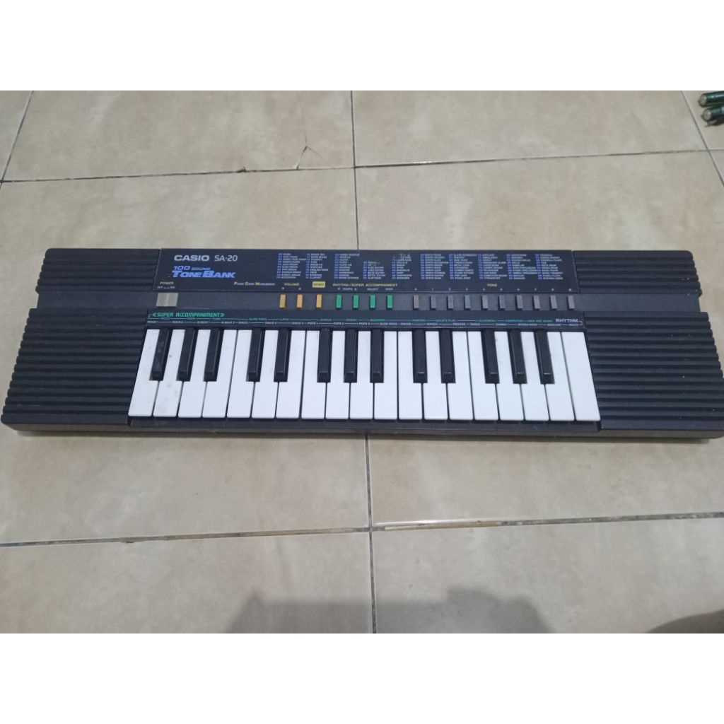 Piano CASIO SA20
