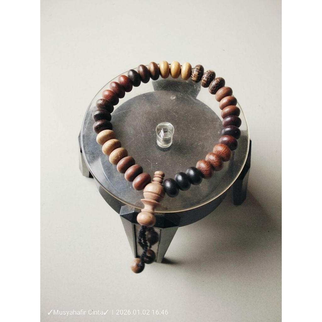 Gelang kombinasi kayu bertuah