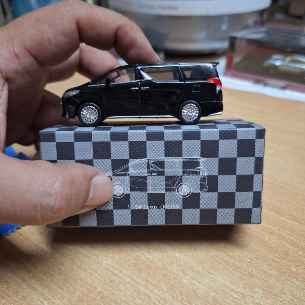 DCT Skala 64 Lexus LM 300 H