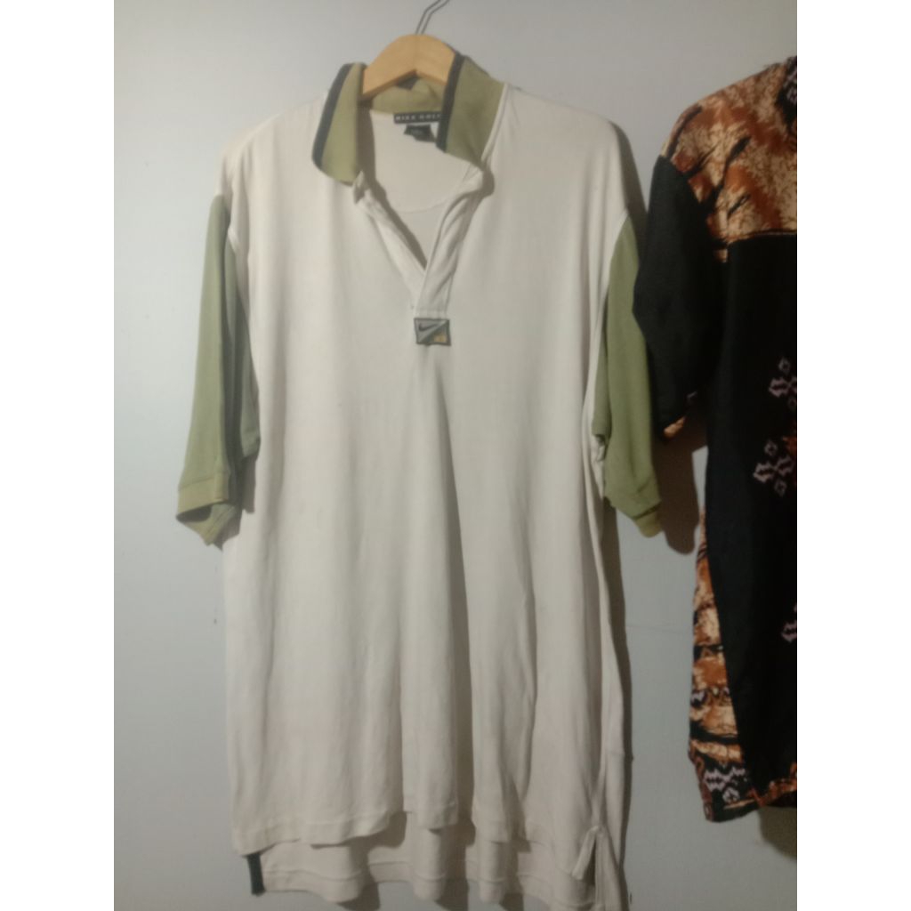 kaos kerah Nike golf y2k