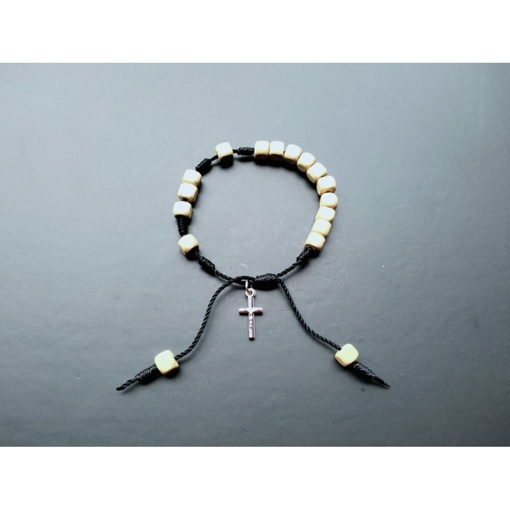 G1083 GELANG ROSARIO KAYU GELANG SALIB KATOLIK