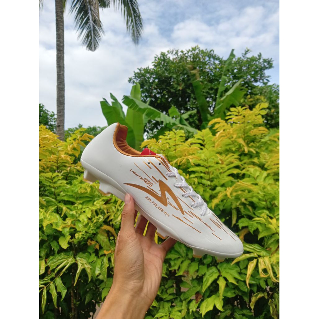 Specs Reborn White Gold FG