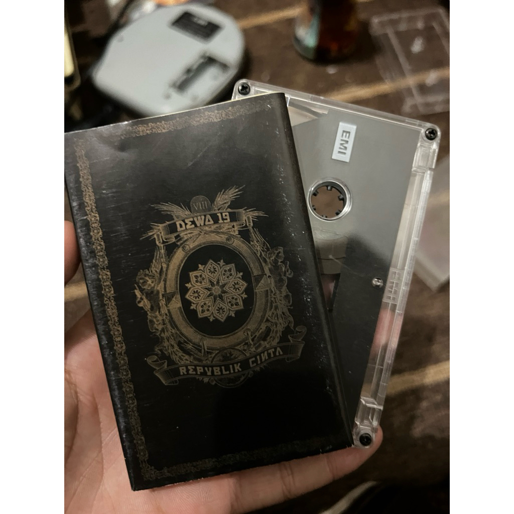 kaset pita dewa 19 republik cinta