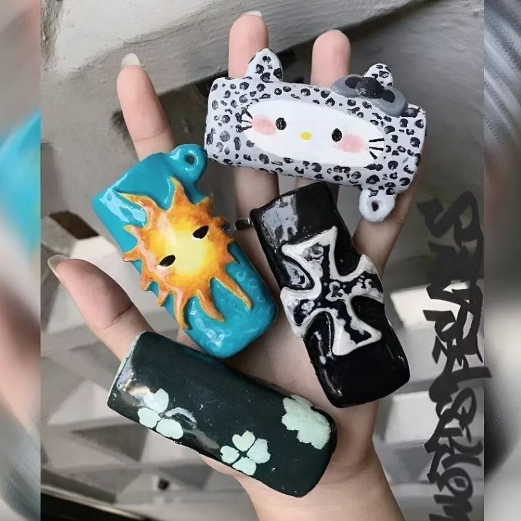 case lighter cricket (open costum)