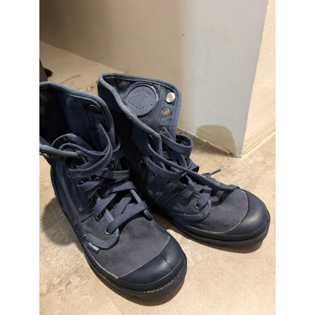 Palladium boots biru tua - never used