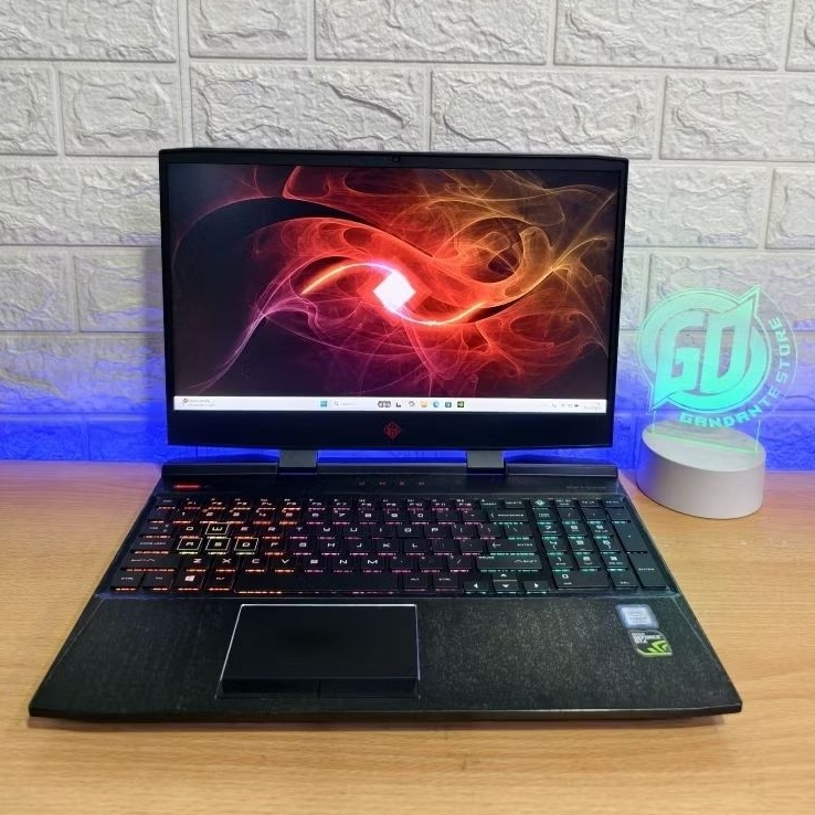HP OMEN 15 GAMING i7 RTX 1660 Ti 16 GB RAM SSD 512 GB