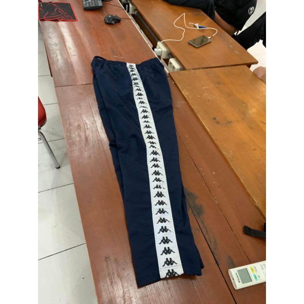 celana kappa taped
