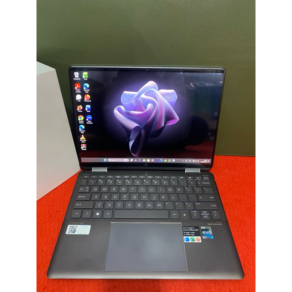 Hp spectre X360 intel evo i7-1255u Ram 16 gb ssd 1 tb touchscreen 3K fullset