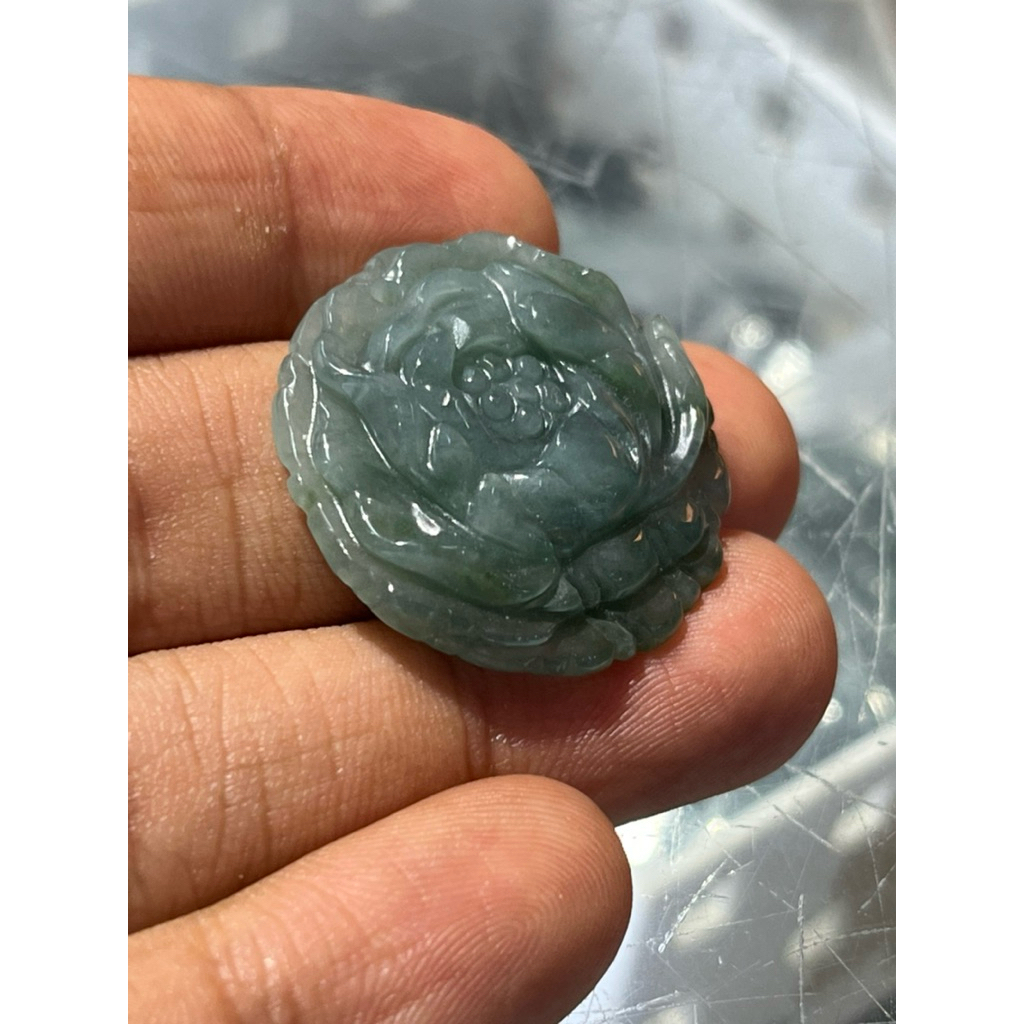 Liontin Giok. TYPE A Burma Jade. Bentuk Rose