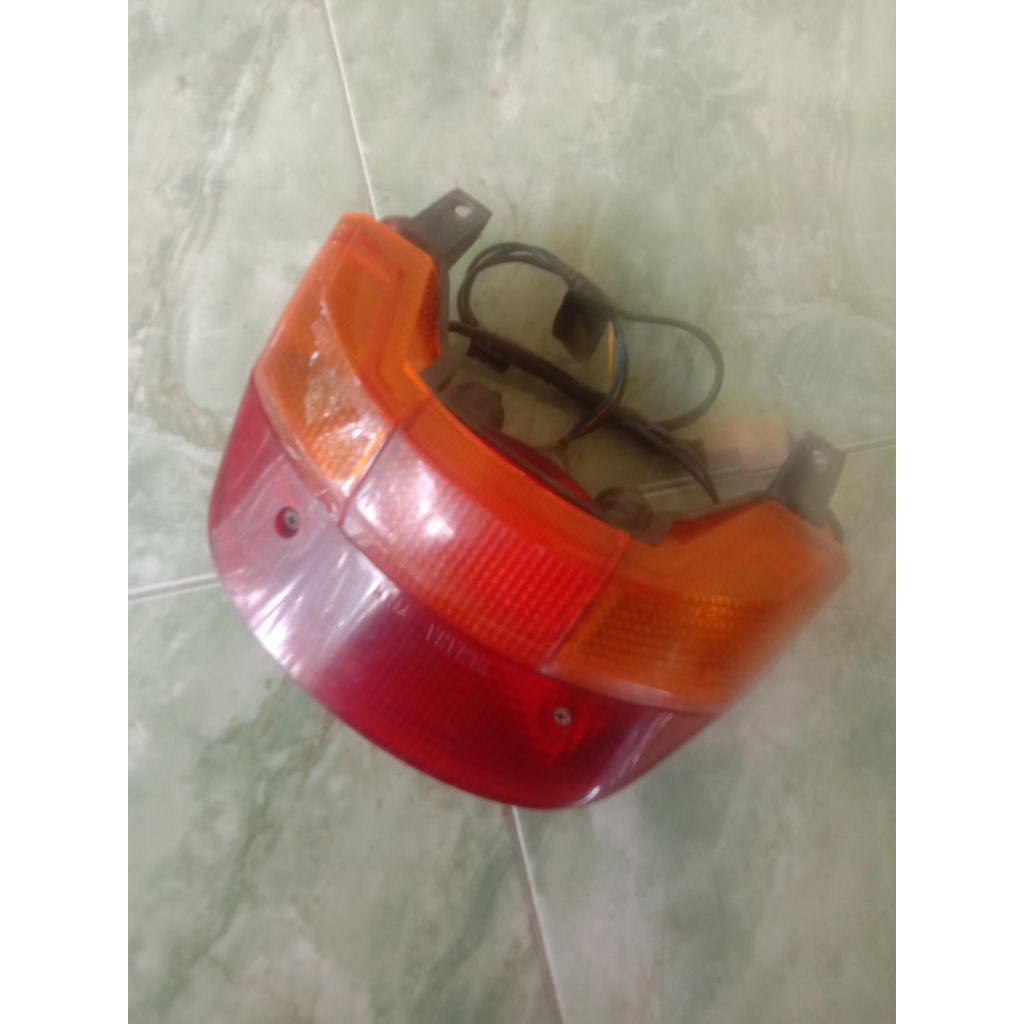 lampu belakang yamaha fizr original