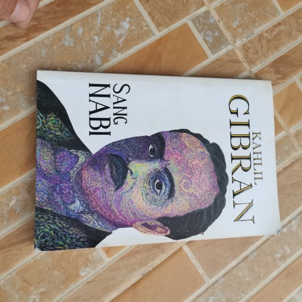 A583. BUKU DESKRIPSI KARYA DRAJAT TRI KARTONO JUDUL ORANG BIYAN BAWEAN PRELOVED