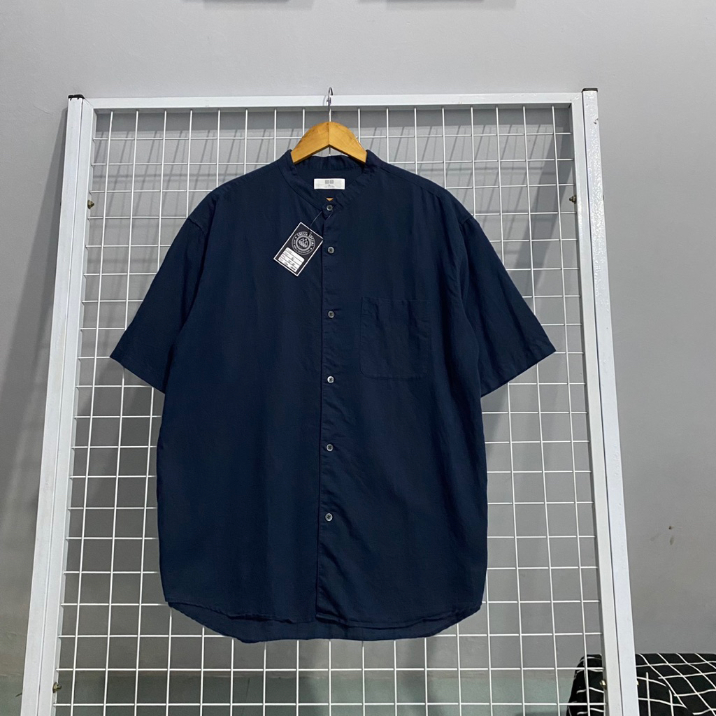 kemeja UNIQLO Navy (xxl)