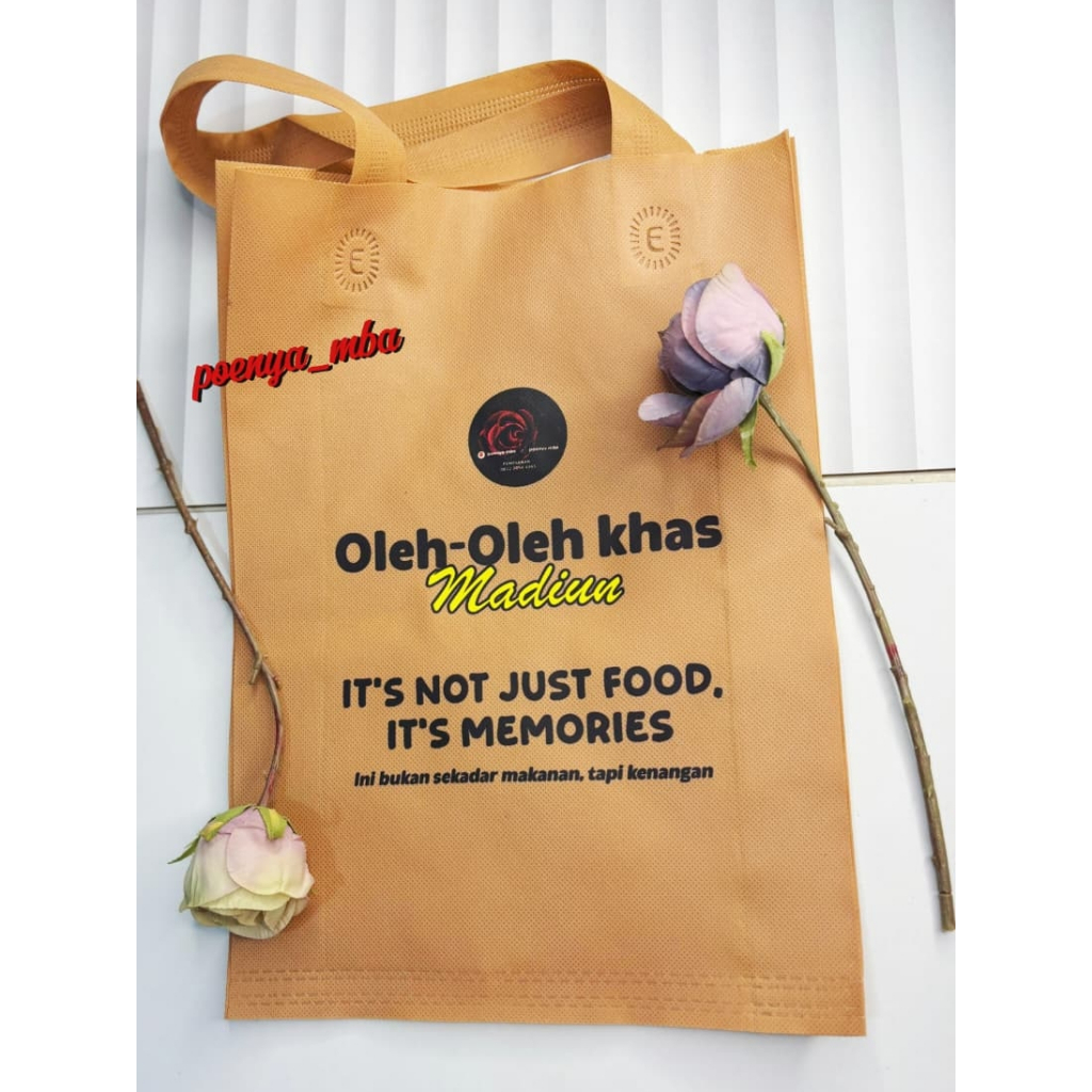 Totebag cantik untuk tempat oleh oleh kerupuk gendar dan sambal pecel, cocok untuk di jadikan buah t
