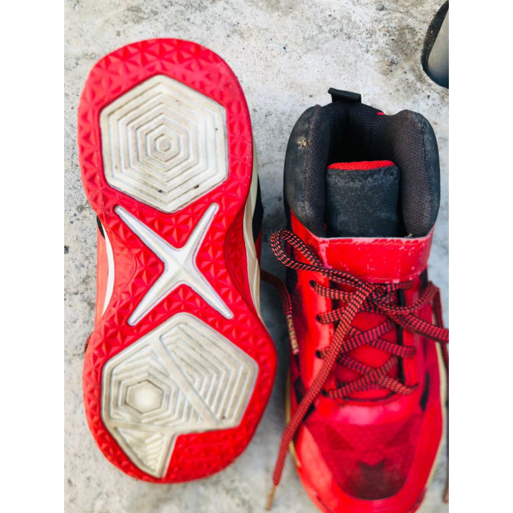 sepatu basket anak second uk33