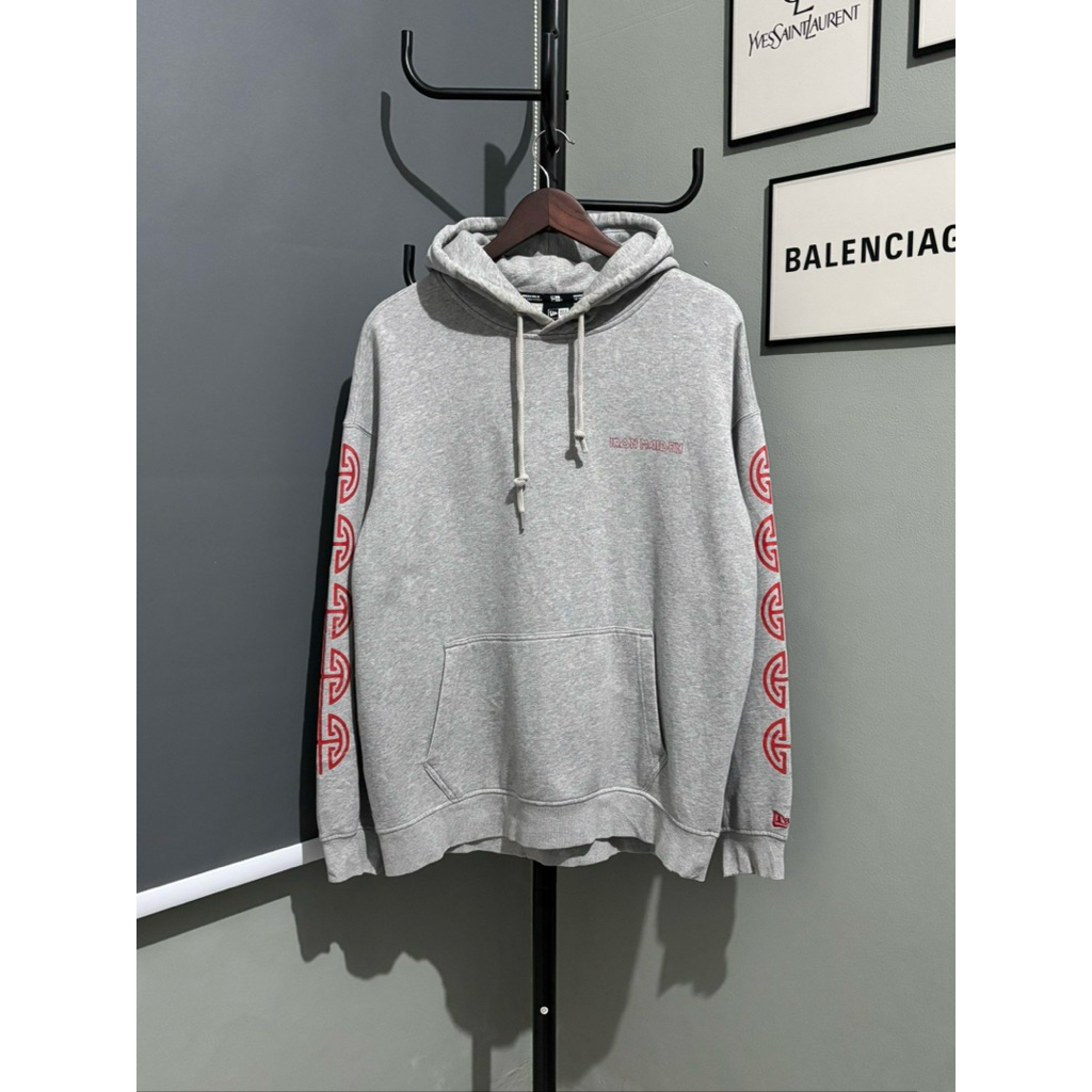 NEW ERA X IRON MAIDEN SENJUTSU HOOD HEATHER GREY