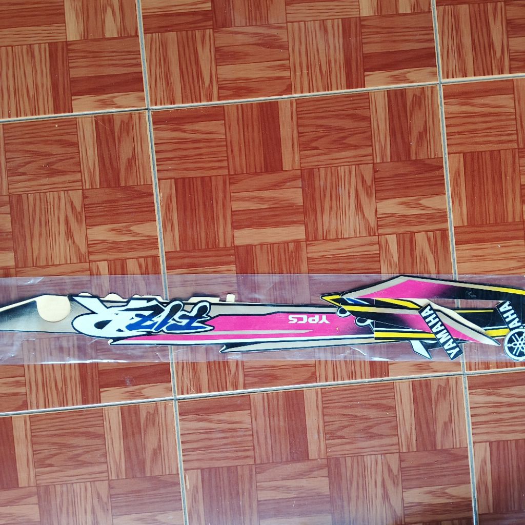 Striping Yamaha FizR th 1998 pink
