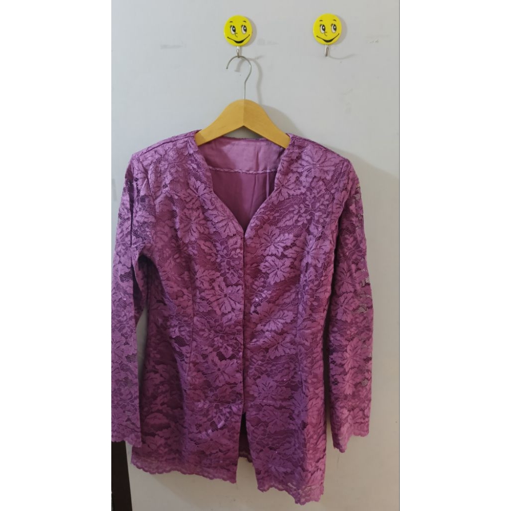 Kebaya Ungu Muda