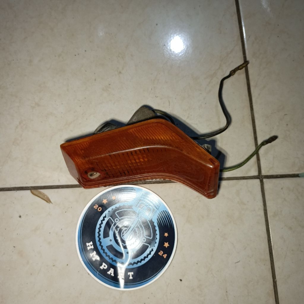 Lampu sen assy kanan RC 100 RC100 Bravo Original Asli Suzuki 35601-35443L000