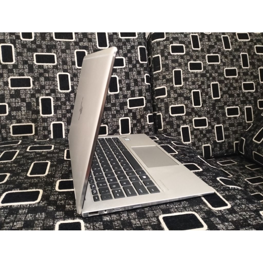 hp Elitebook x360 1030 G4 touchscreen lipat core i5 GEN8 RAM 16 SSD 256 /BACKLIT