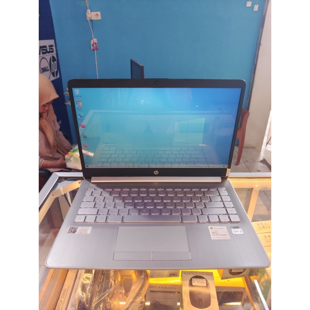 HP 14s Core i3