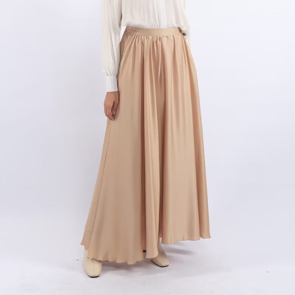 ZS - Sapphire Amber Skirt by Zaskia Sungkar | Rok Silk | Bawahan Rok Wanita | Zaskia Sungkar | D’Hij