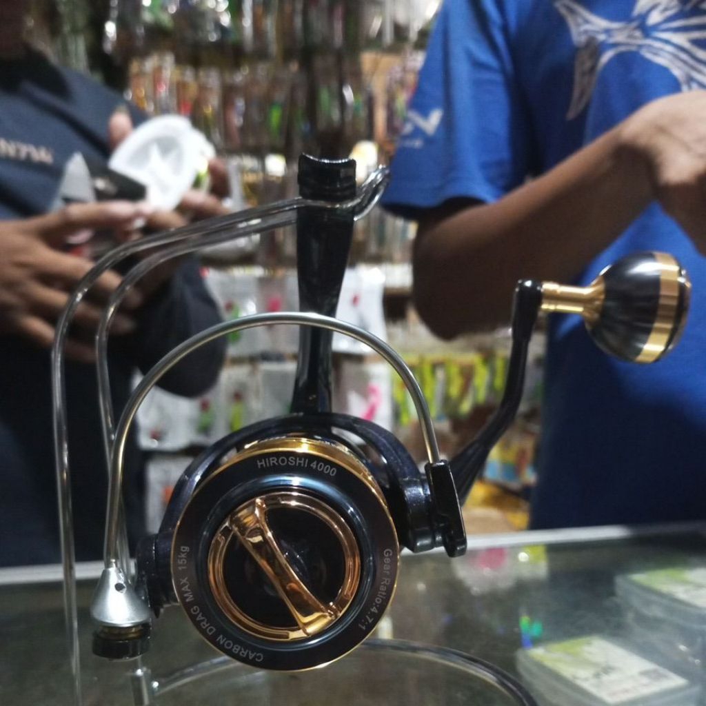 reel FUGU HIROSHI 4000