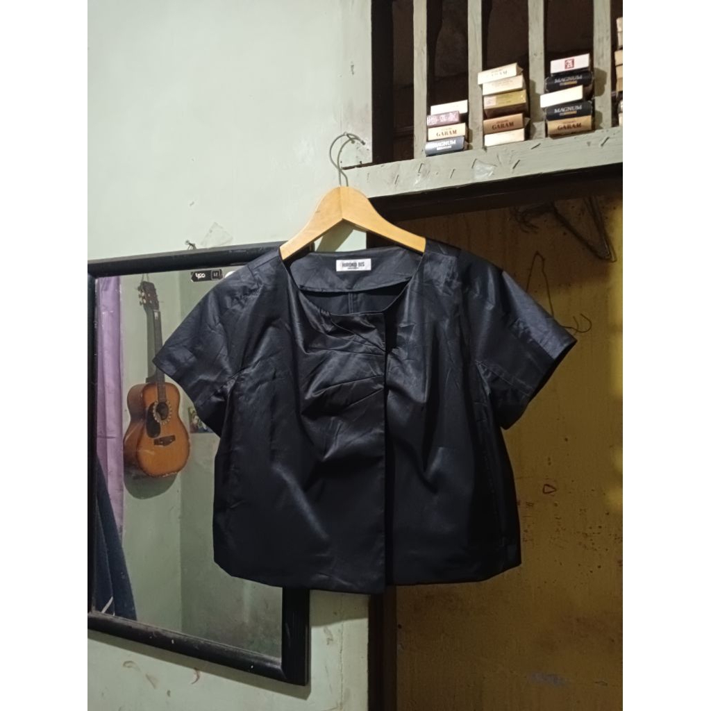 HIROKO KOSHINO JAPAN. HIROKO BIS. Black top size 9