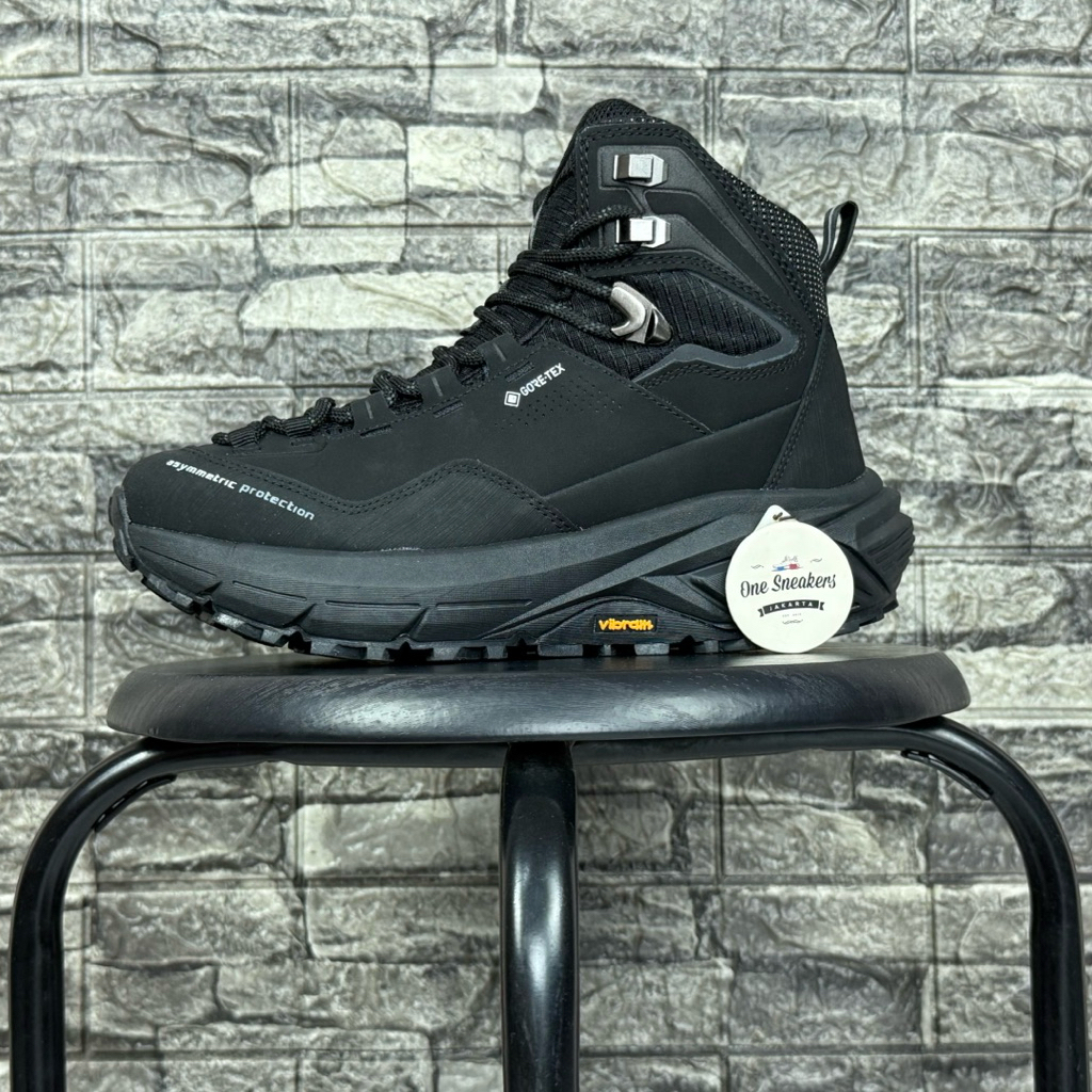 SEPATU HIKING TNF HIGH GORE-TEX TRIPLE BLACK