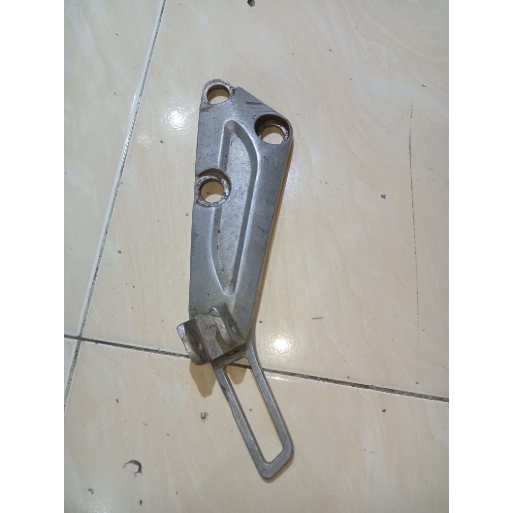 Postep Footstep Bostep Step Dudukan pijakan kaki belakang kiri Honda Supra X lama Supra fit lama ori