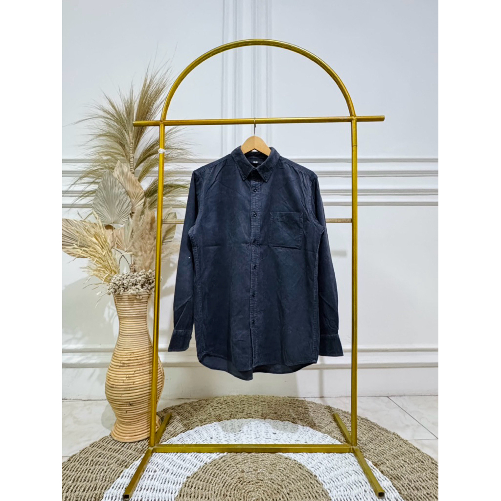 Kemeja corduroy uniqlo L original
