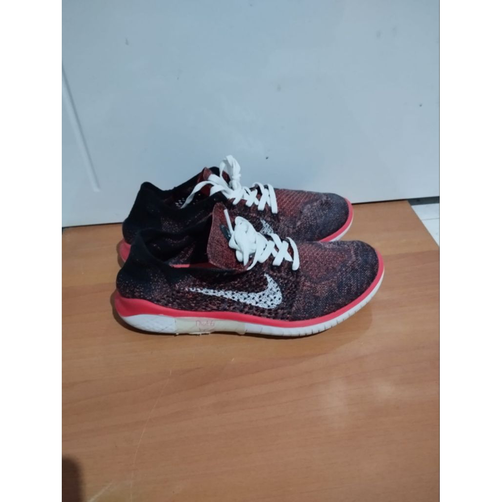 SEPATU SNEAKERS RUNNING NIKE FREE SIZE  41 BEKAS PRELOVED