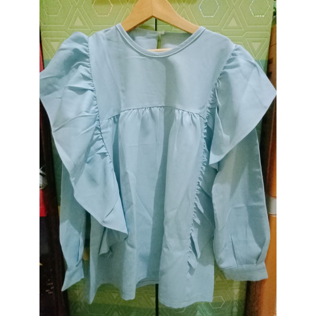 kemeja wanita biru polos