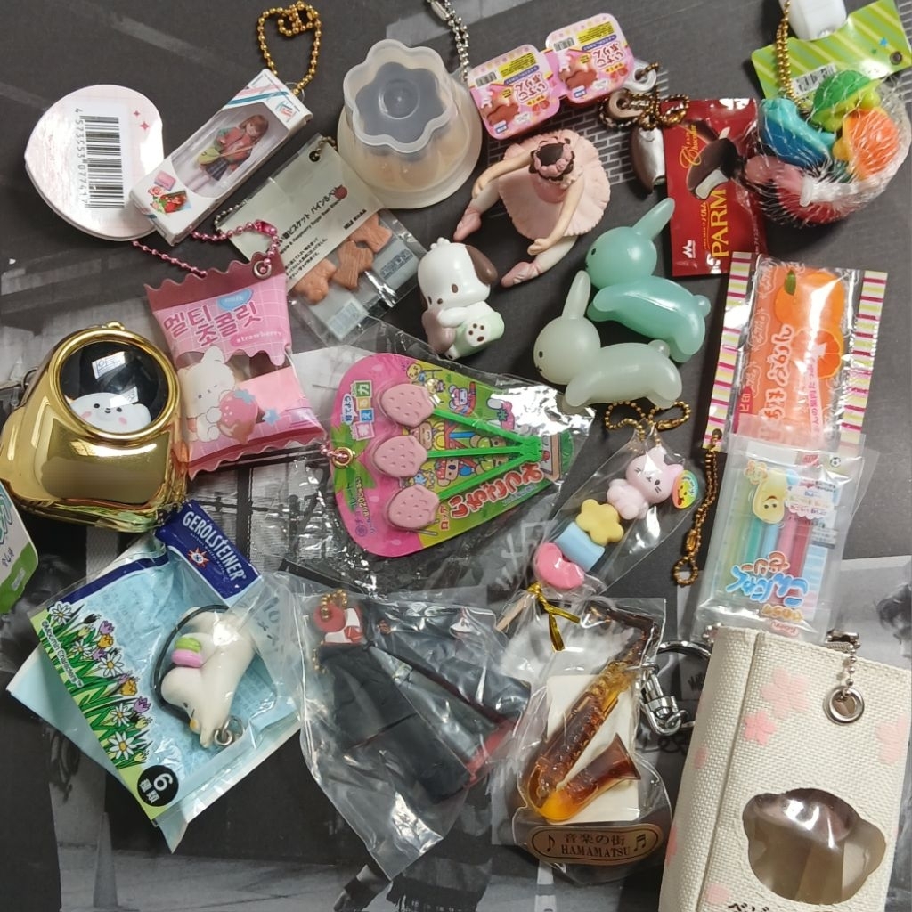 (update jan) assorted gashapon/ gacha trinkets (miniature food / mascot petit / squishy / strap) key