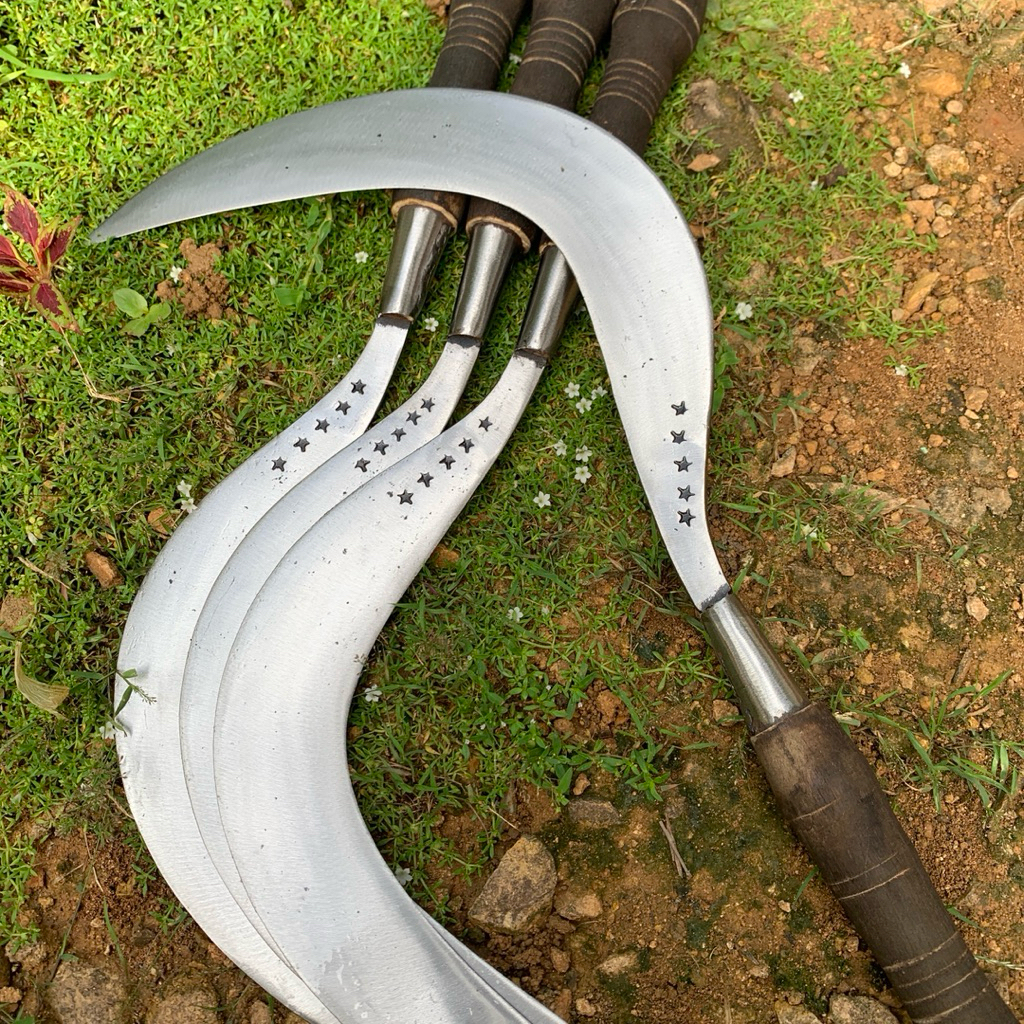 sabit rumput asli baja per khas Madura asli siap pakai