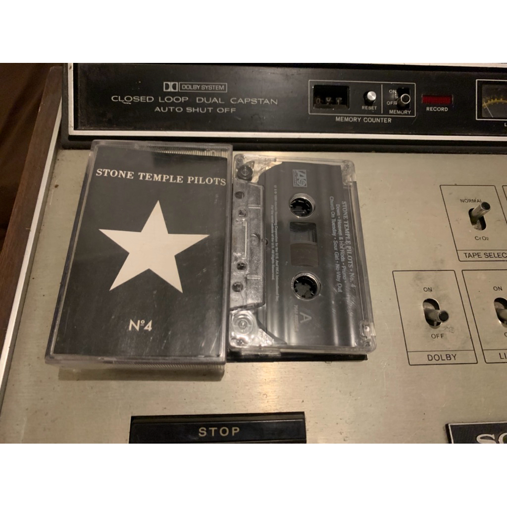 Kaset pita STONE TEMPLE PILOTS