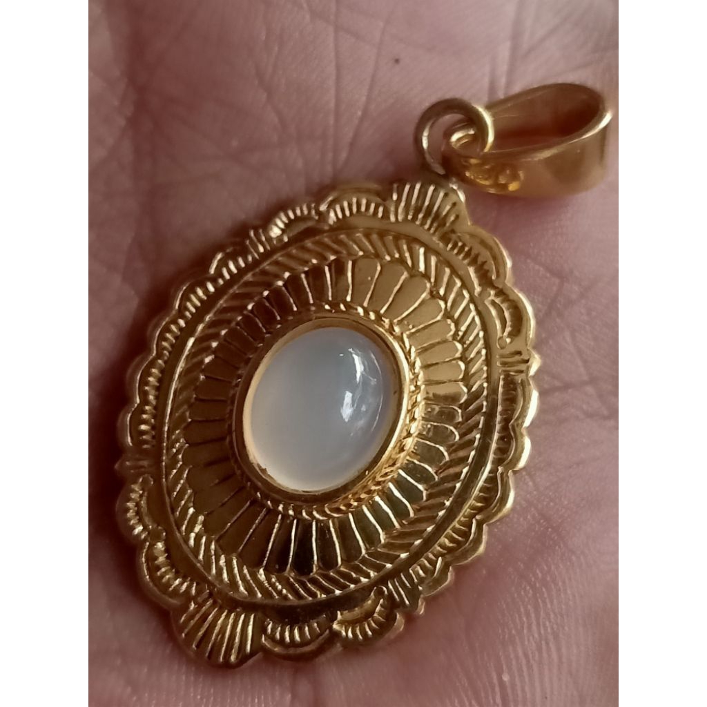 liontin batu natural Aquamarine