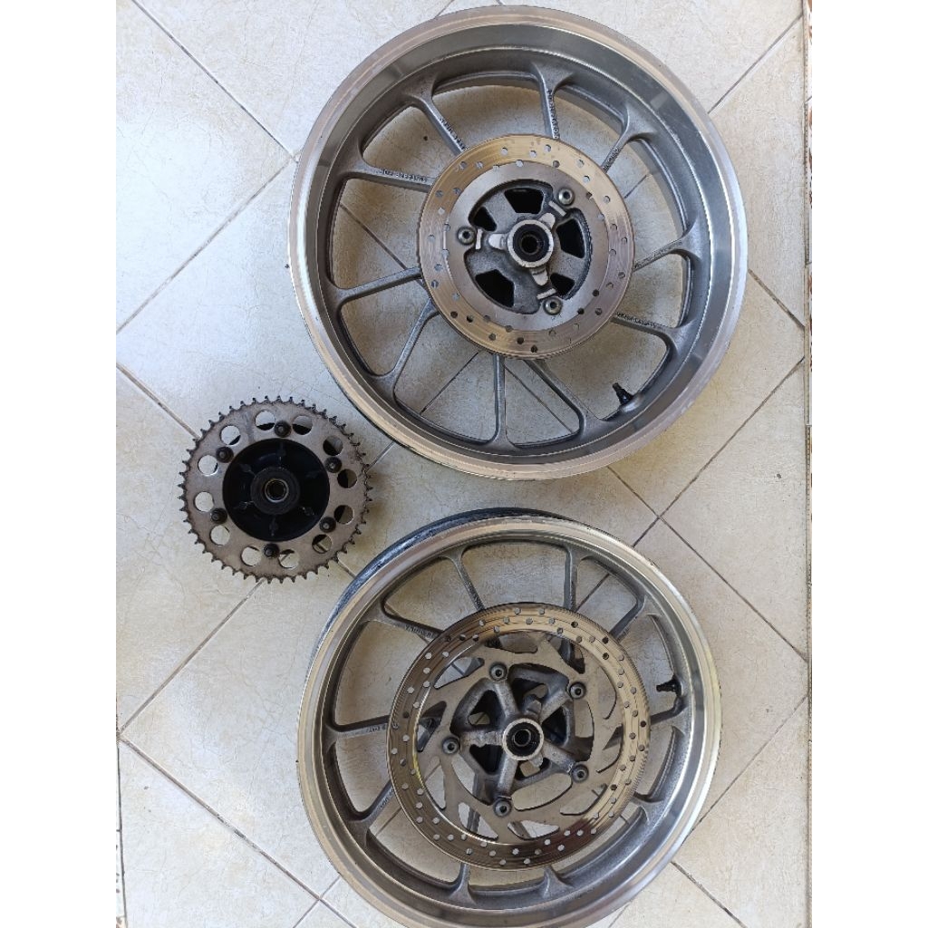 Velg yamaha vixion R, R15V3 Original