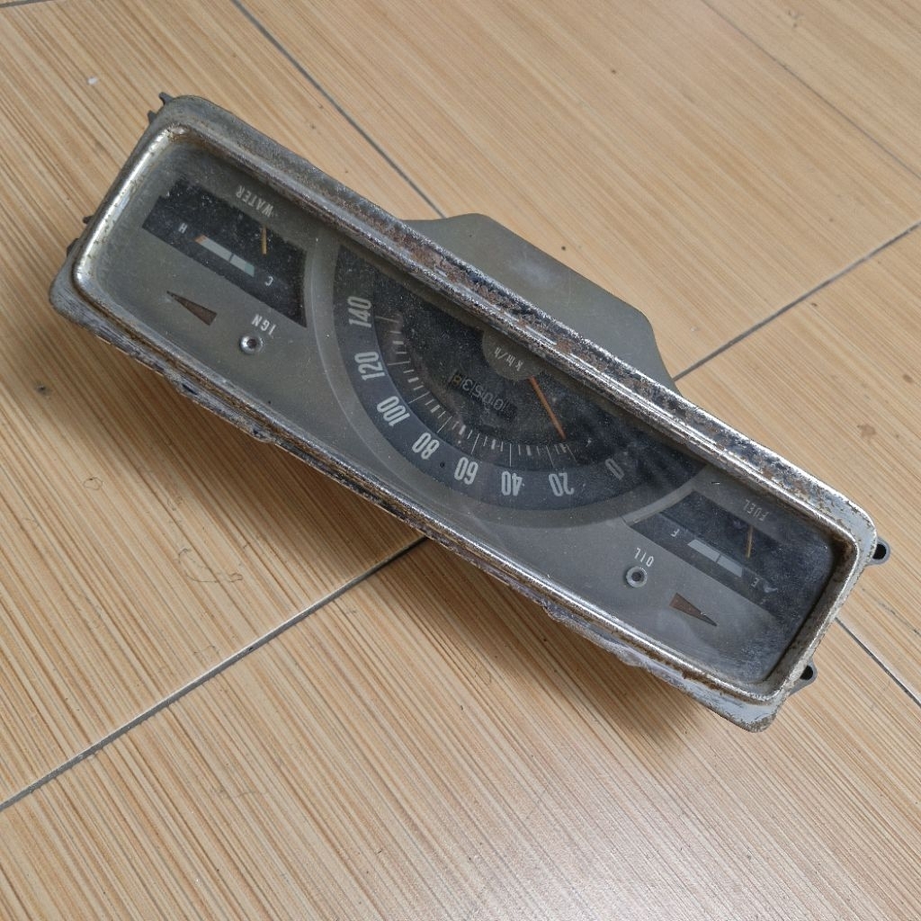speedometer datsun 520 521