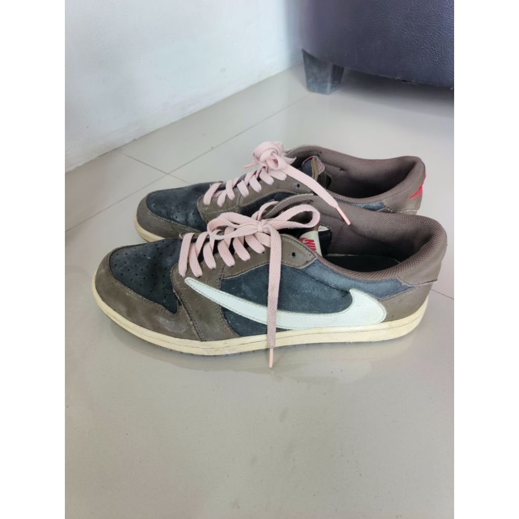 Sepatu Nike Air Jordan 1 Low