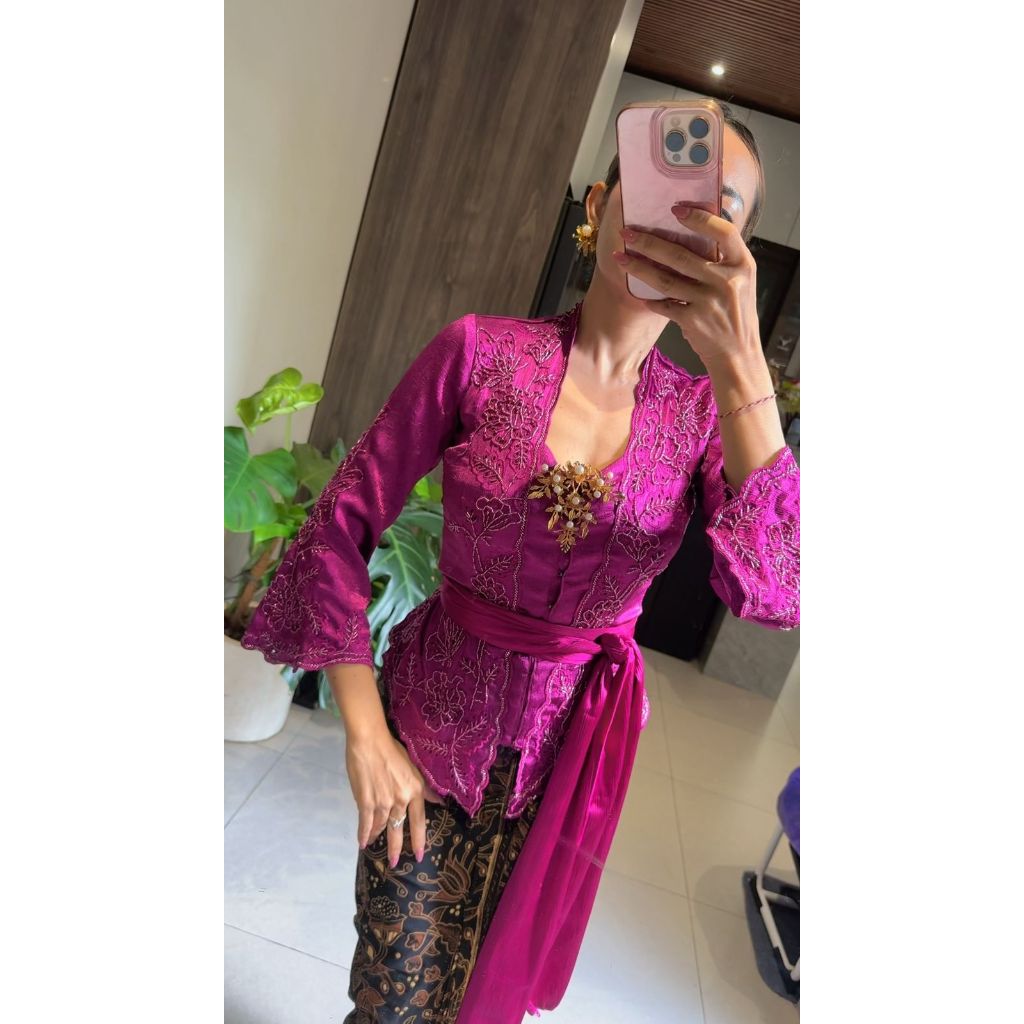 Kebaya ready to wear bordir shinny original by Djuwita Kebaya