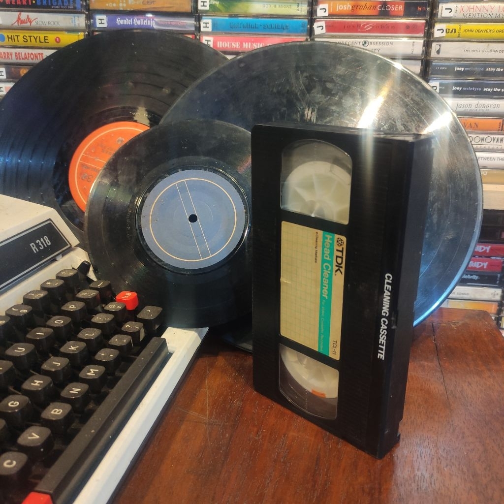 Dekorasi Ruangan Vintage Piringan Hitam, VHS untuk Pajangan